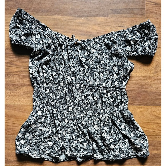 Old Navy Tops - Women's Old Navy Black White Floral  Elastic Waist Off Shoulder Blouse Sz M